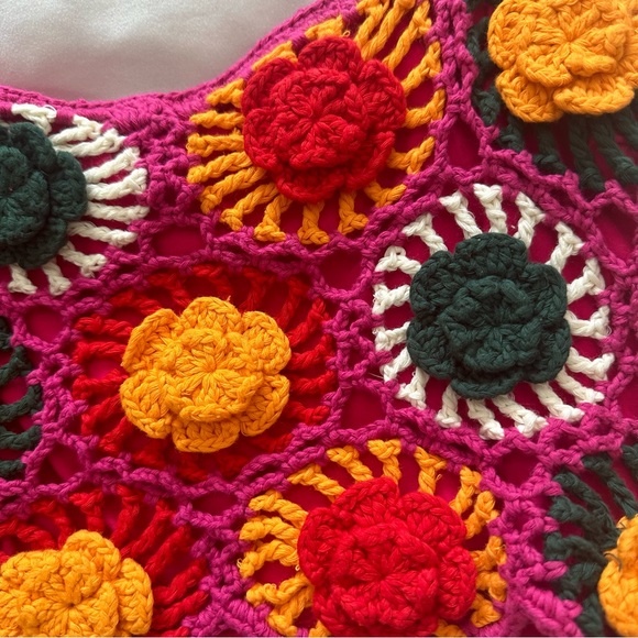 FARM Rio || crochet flowers top - Picture 4 of 7